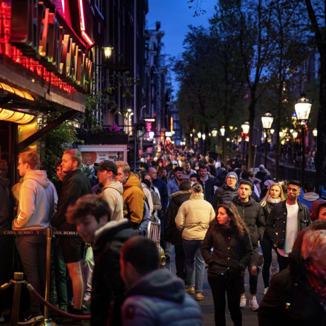 Turisti u Četvrti crvenih svjetiljki