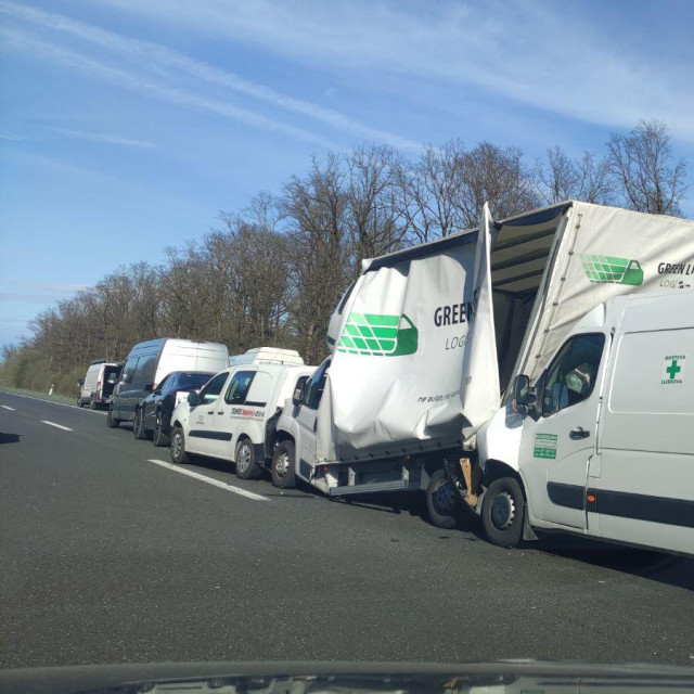 Lančani sudar kod Karlovca