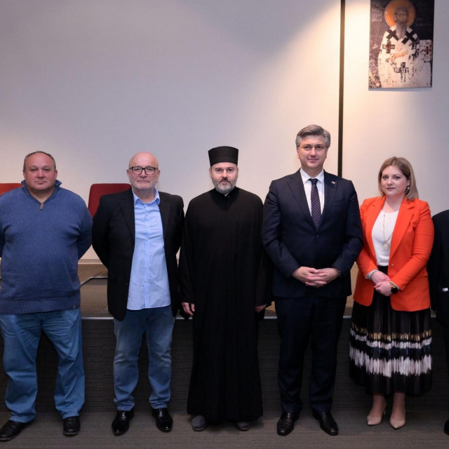 Andrej Plenković u posjetu Srpskoj pravoslavnoj Općoj gimnaziji u Zagrebu