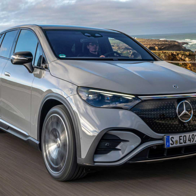 Mercedes EQE SUV