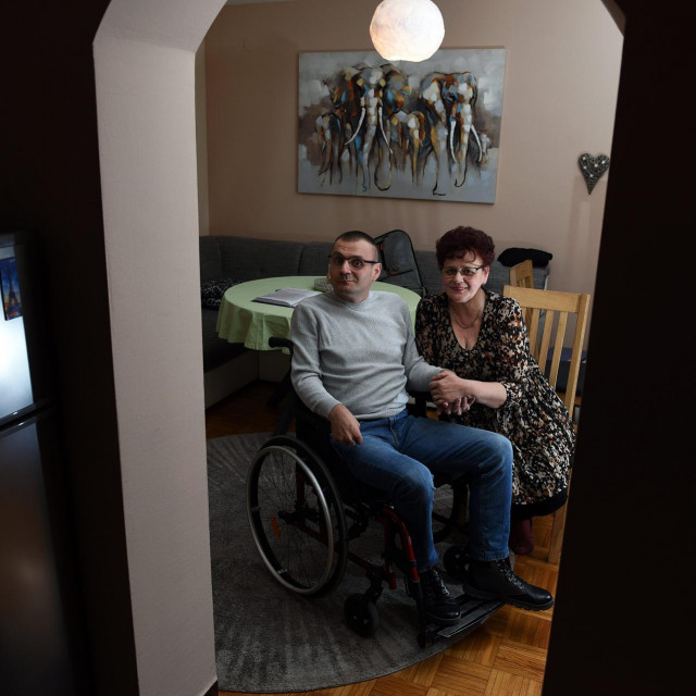 Marko Jelić s majkom Biserkom