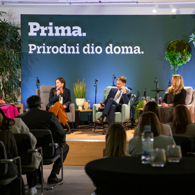 Jelena Glišić, Boba Blašković, Damjan Geber, Mia Zadro i Jasmina Tofant Reljić u panel diskusiji