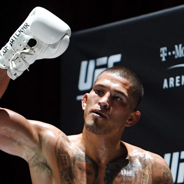  Anthony Pettis  