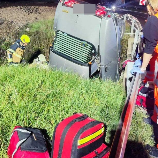 U prometnoj nesreći poginuli su muškarac i žena