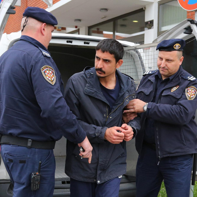 Dovođenje Muhammada S., osumnjičenog za ubojstvo u tramvaju broj 6, na ispitivanje