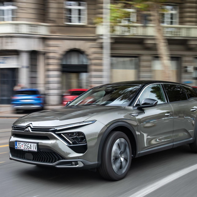 Citroen C5X Hybrid