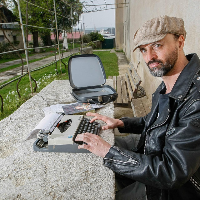 Damir Karakaš roman ‘Potop‘ (OceanMore) dijelom je napisao u franjevačkom samostanu na Cresu