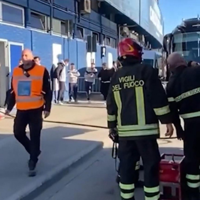 U svlačionici je izbio požar