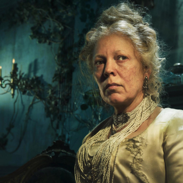 Olivia Colman u seriji ”Velika očekivanja” glumi ludu Miss Havisham