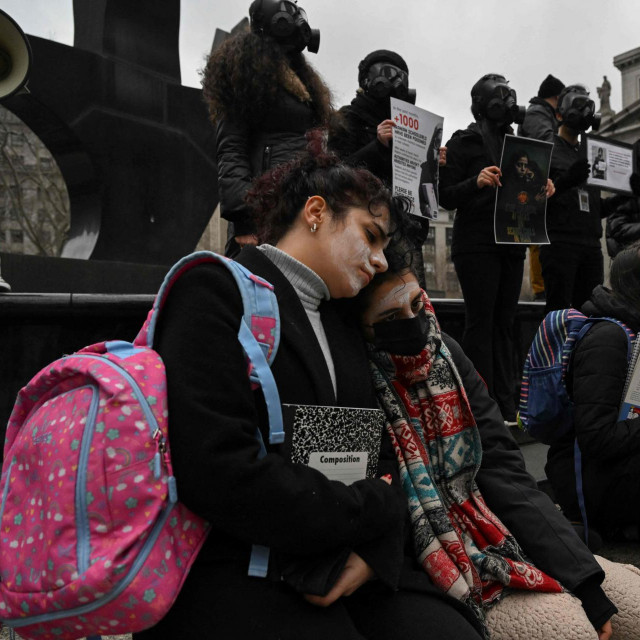 Aktivisti u New Yorku protiv masovnog trovanja djevojaka u Iranu

 