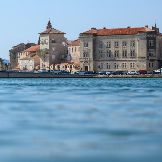 Grad Trogir spada među najugroženije gradove na Jadranu kojima prijeti poplavljivanje zbog podizanja razine mora uslijed klimatskih promjena