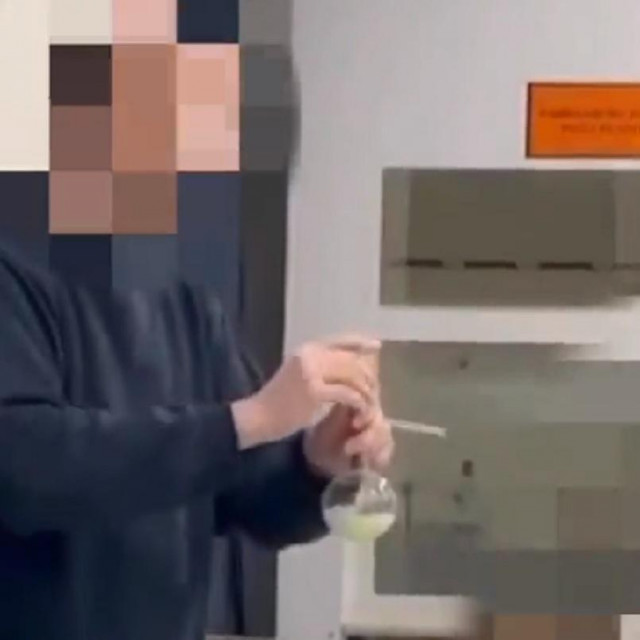 Sankcioniran profesor kemije koji je improvizirao seksualni odnos Billa Clintona i Monice Lewinsky pred učenicima elitne zagrebačke gimnazije