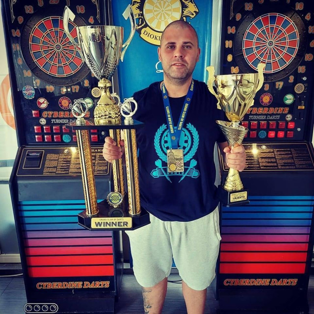 Neven Rešetar