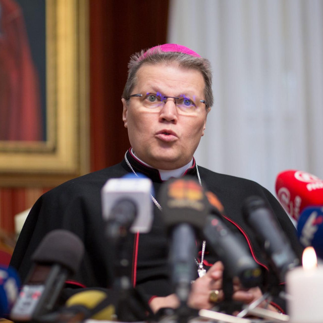 Ne piše u zakonu da biskupi, dekani, ministri, direktori moraju javno podržavati žrtve, osnaživati ih da se jave, uložiti u pravosuđe da profunkcionira kako treba, financirati pomoć i javne kampanje kako bi se mijenjala kultura u društvu koja slavi nasilnike, a žrtve optužuje da lažu