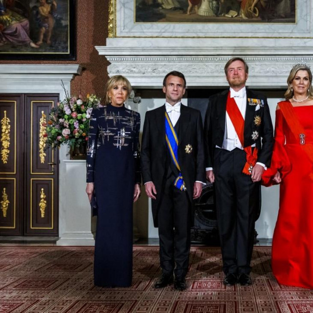 Brigitte i Emmanuel Macron s nizozemskim kraljem Willemom-Alexanderom i njegovom suprugom Máximom