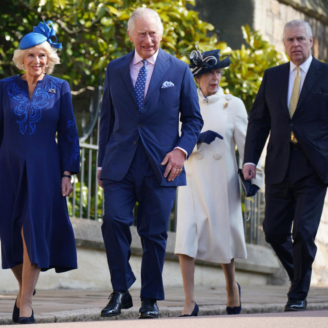 Kralj Charles sa suprugom Camillom, princeza Anne i princ Andrew 