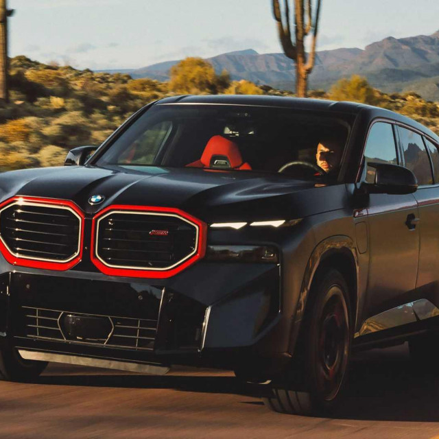 2023. BMW XM Red Label