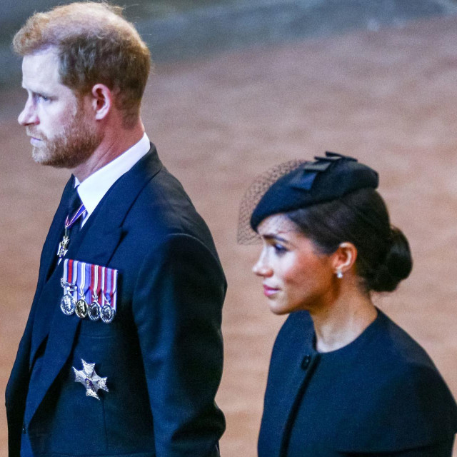 Princ Harry i Meghan na posljednjem ispraćaju Elizabete II.