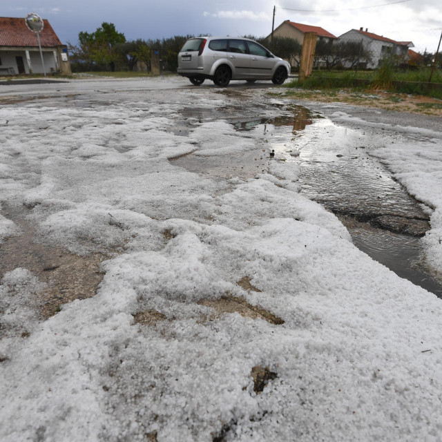 Tuča na zadarskom području