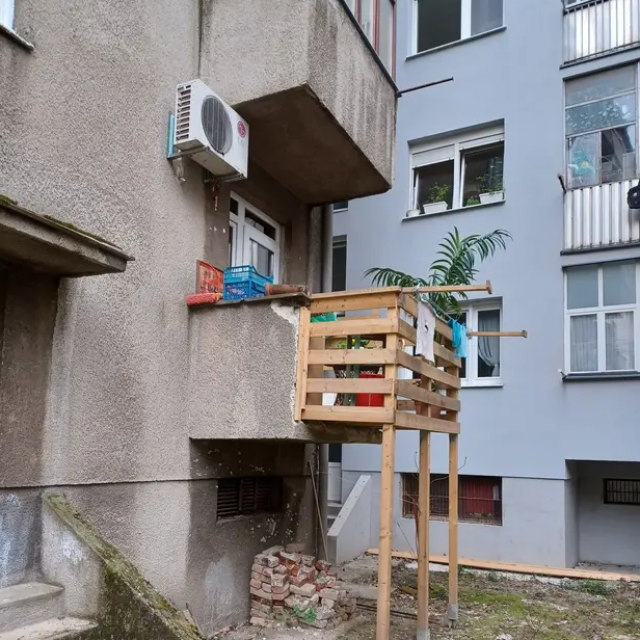 Improvizirani balkon