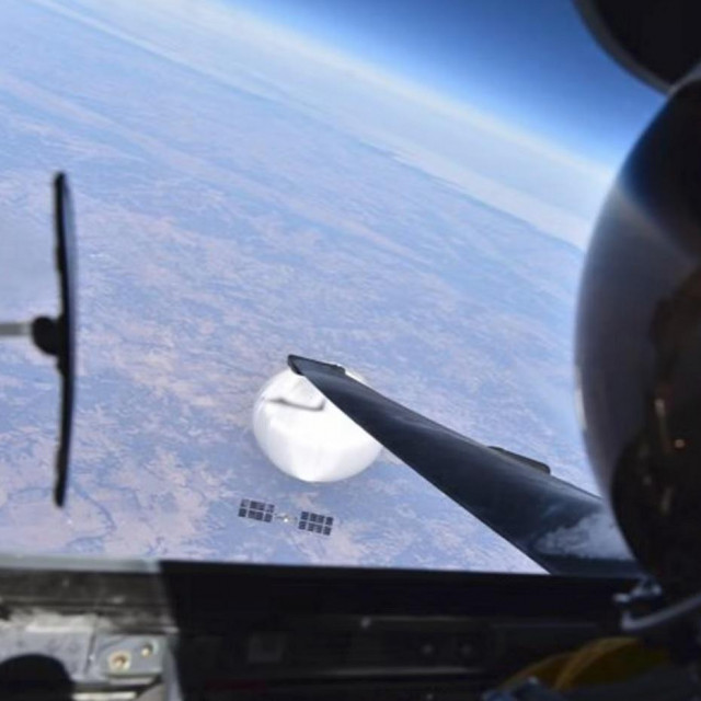 Selfie pilota špijunskog zrakoplova s kineskim balonom