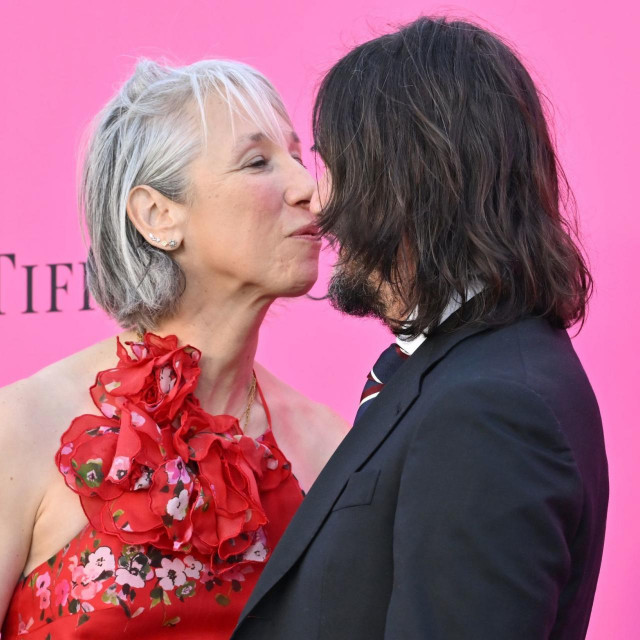 Poljubac na crvenom tepihu