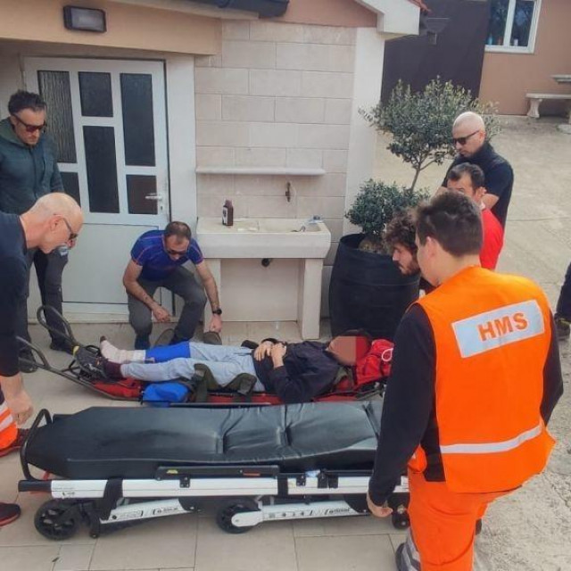 Akcija spašavanja unesrećenog berača šparoga