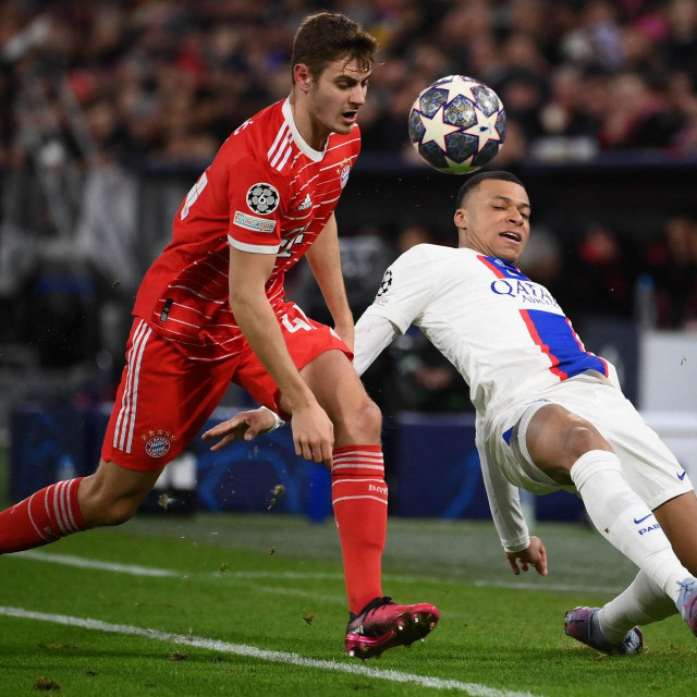 Josip Stanišić i Kylian Mbappé