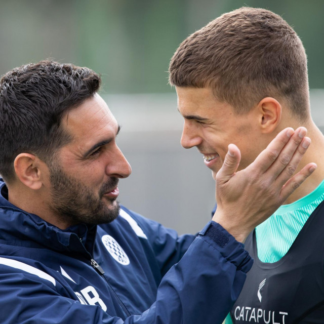Trener juniora Hajduka Marijan Budimir i Luka Vušković