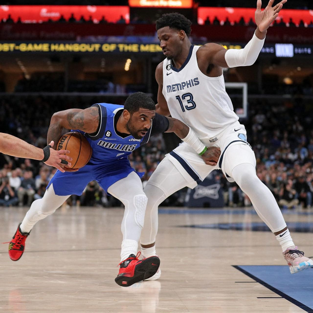 Kyrie Irving i Jaren Jackson Jr.