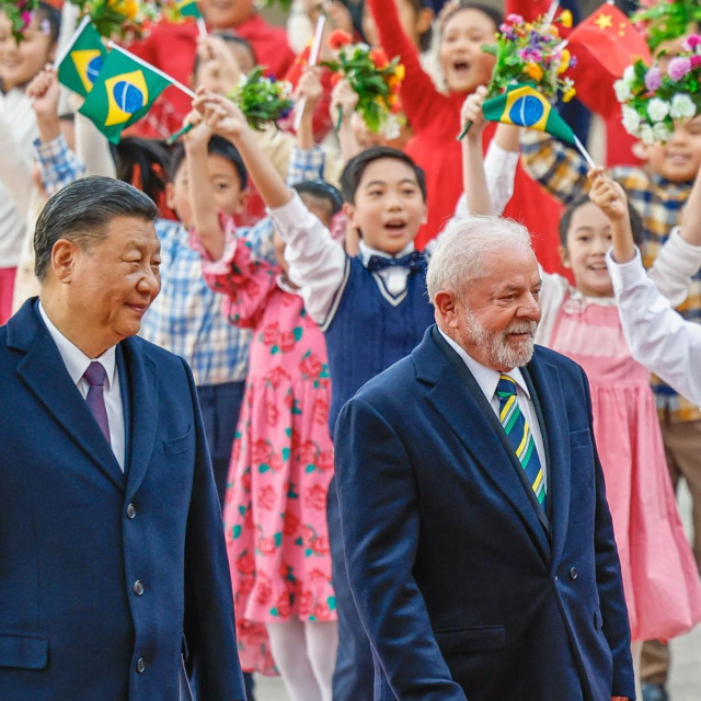 Xi Jinping na dočeku brazilskog predsjednika Luiza Inacia Lule da Silve