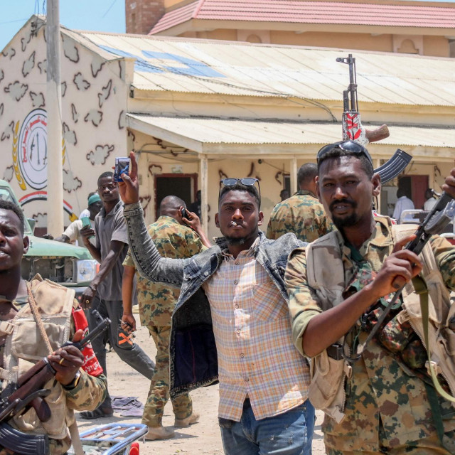 Vojnici odani generalu Abdelu Fattahu al-Burhanu