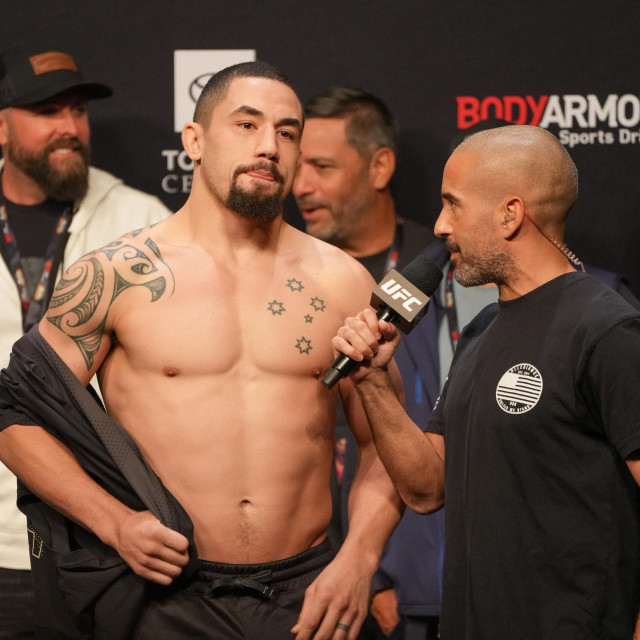  Robert Whittaker