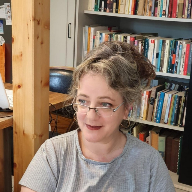Hila Blum, izraelska književnica, autorica romana ”Kako voljeti svoju kćer”