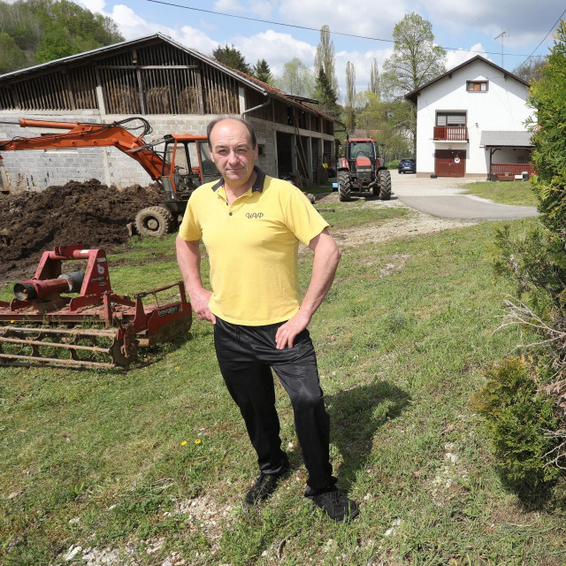 Martin Švalj na mjestu gdje je prošle godine izletio Adrien Fourmaux i uletio mu u dvorište