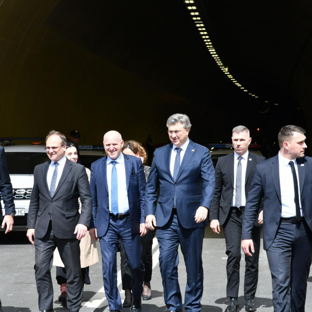 Andrej Plenković u pratnji ministara i suradnika