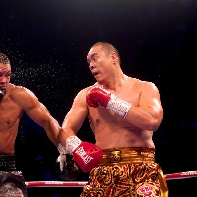 Joe Joyce (lijevo) vs. Zhilei Zhang (desno)