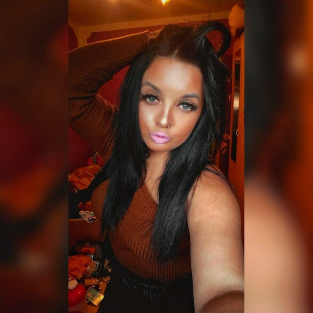 Martina s dugačkim trepavicama