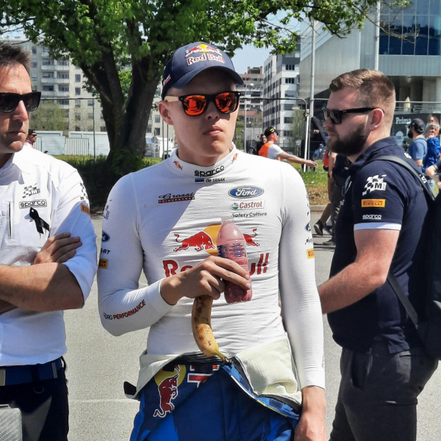 Ott Tänak s bananom i smoothiejem za ”brzu” nadopunu energije