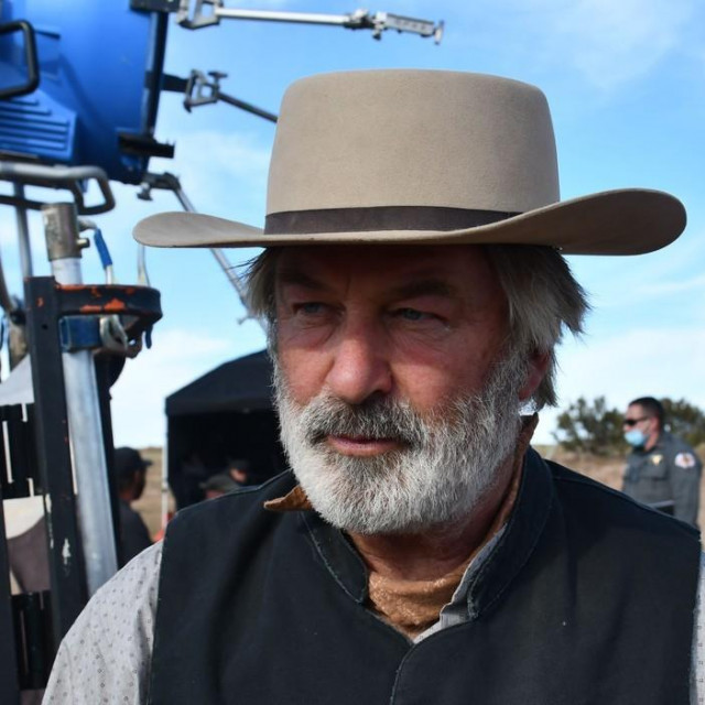 Alec Baldwin na setu filma ”Rust”