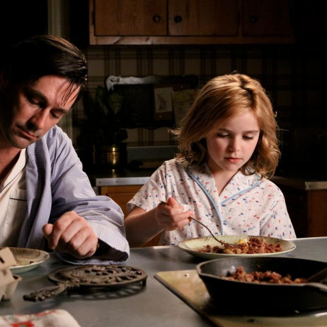 Jon Hamm i Sally Draper 2007.
 