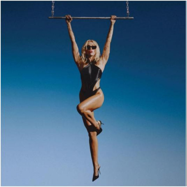 Je li ‘Down with Me‘ uistinu glazba Miley Cyrus?