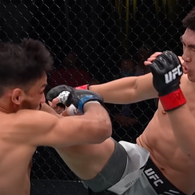 Julio Arce (lijevo) vs. Song Yadong (desno)