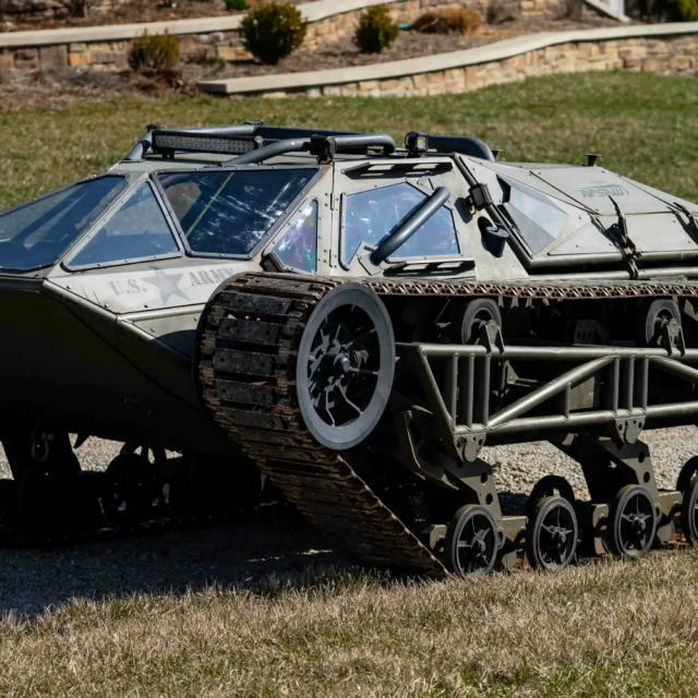 2009. Howe & Howe Ripsaw