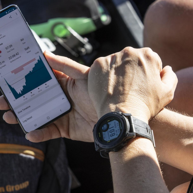 Mobiteli, pametni satovi i druga elektronika sve su popularniji i to na prihodima osjeti i HT