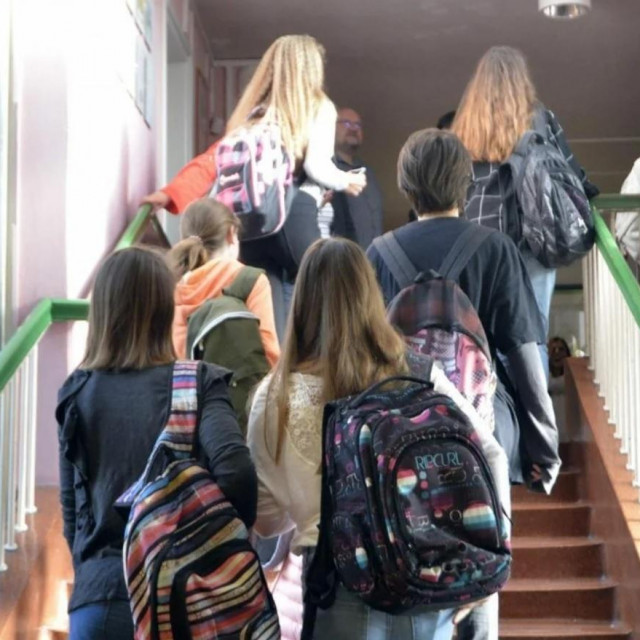 Učenici u školi, ilustracija