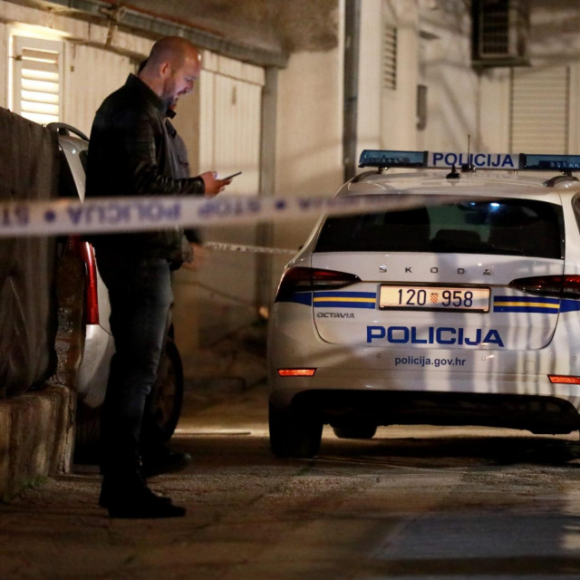 Ubojstvo je dogodilo u petak navečer u stanu u kvartu Visoka. Policiju su pozvali susjedi