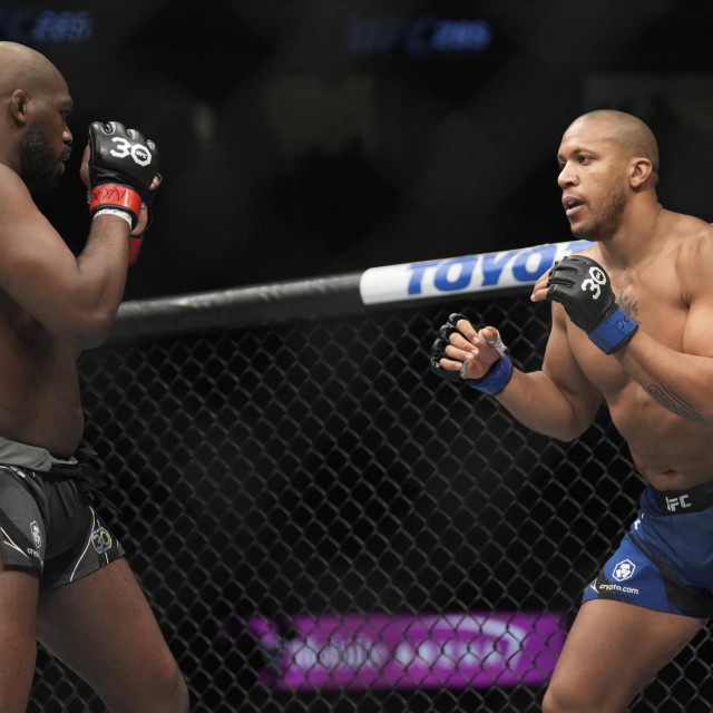  Jon Jones vs .Ciryl Gane