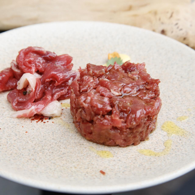 Carpaccio i odležani sirovi ramstek