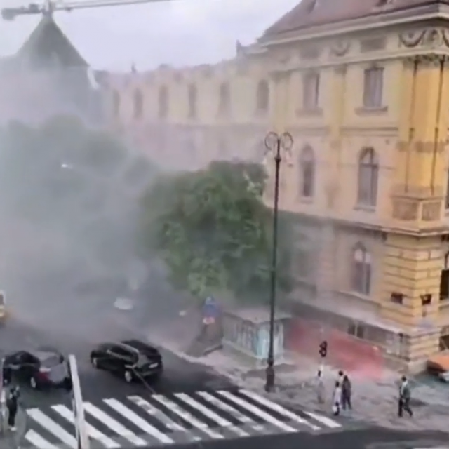 Trenutak kad se urušila skela i dio zgrade u Klaićevoj